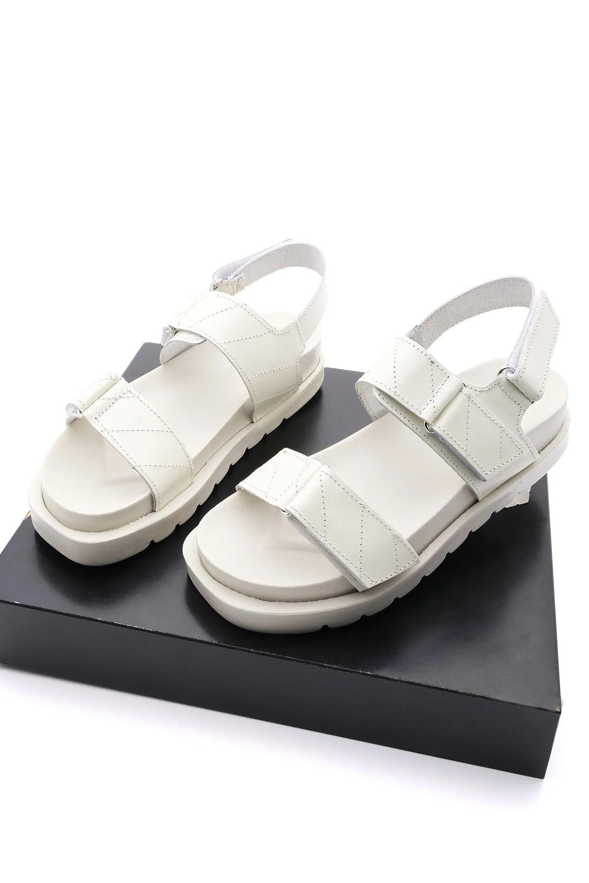 Marjin  Damen Sandalen mit Klettverschluss aus echtem Leder Hifaz Beige
