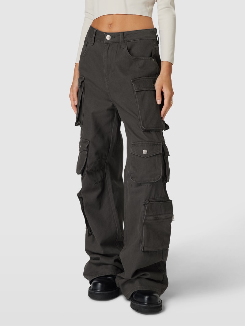 Jeans mit Cargo-Taschen in dunkelgrau
