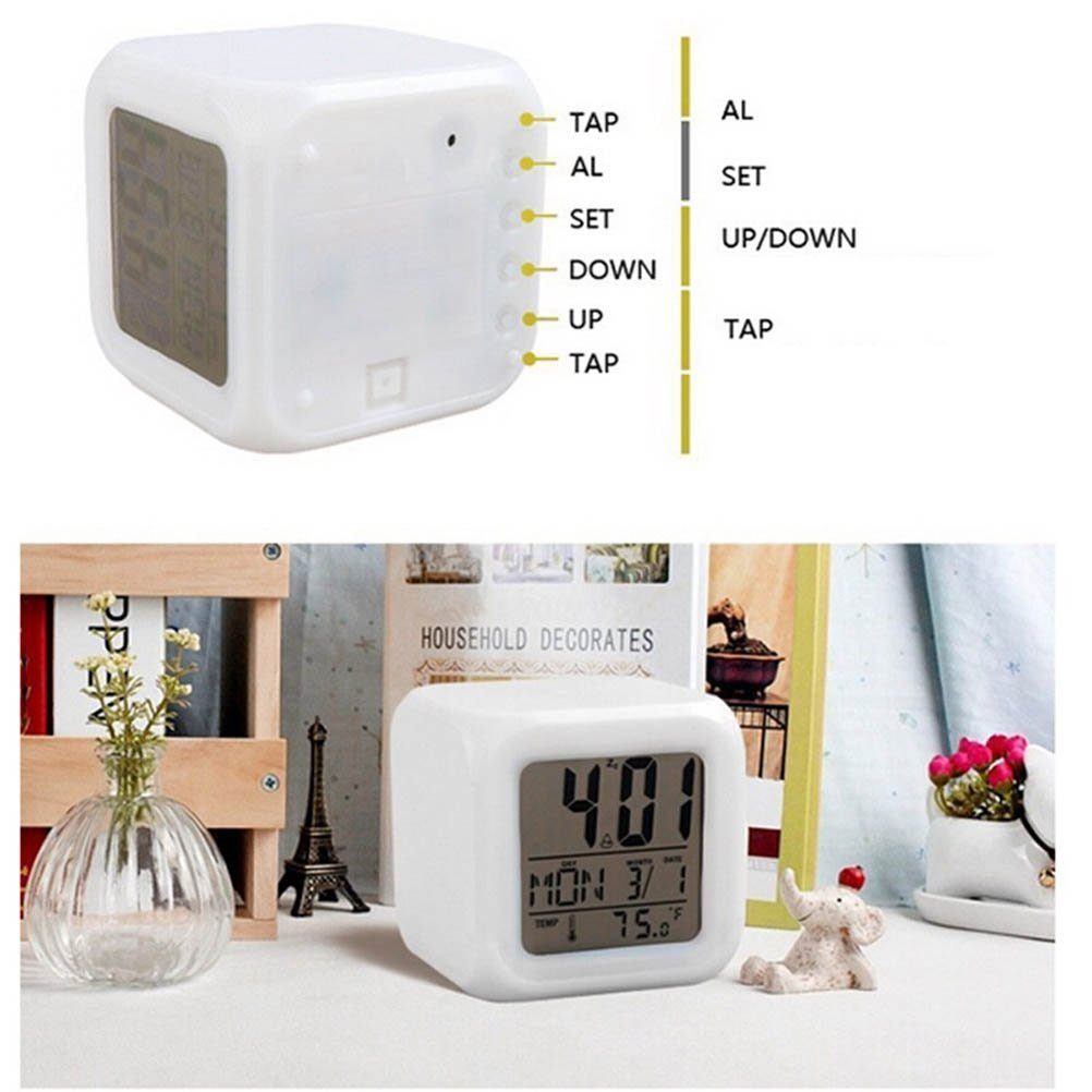 Goods+Gadgets Wecker Leuchtender LED Wecker mit Kalender, Uhrzeit & Temperaturanzeige Cube-Wecker mit Display