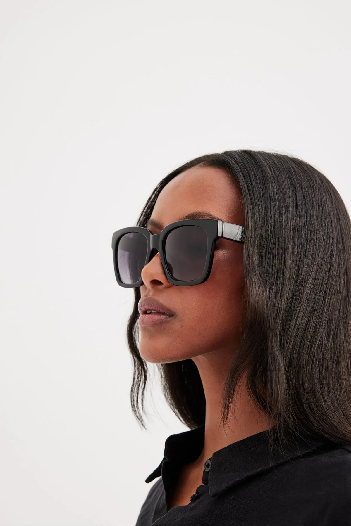NA-KD  Große Sonnenbrille aus recyceltem Material mit abgerundeten Kanten