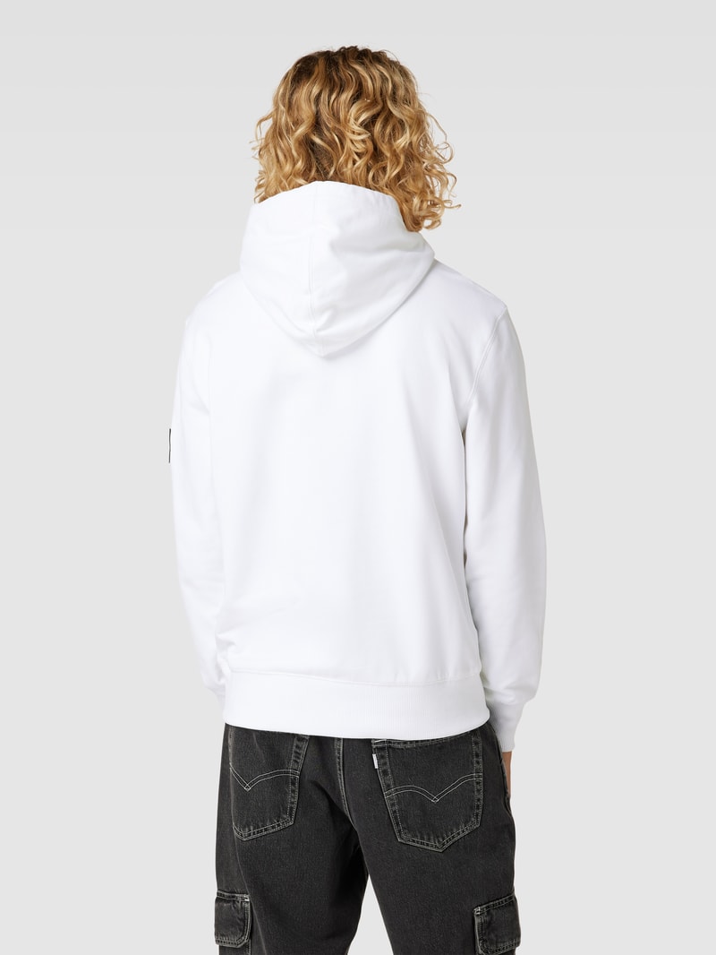 Hoodie mit Label-Patch in weiß