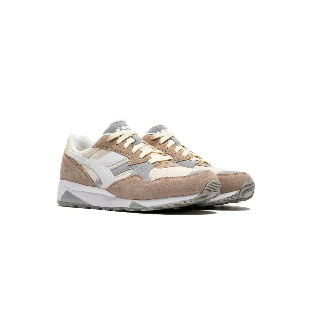 Diadora N902 501.178559-C7240 / braun