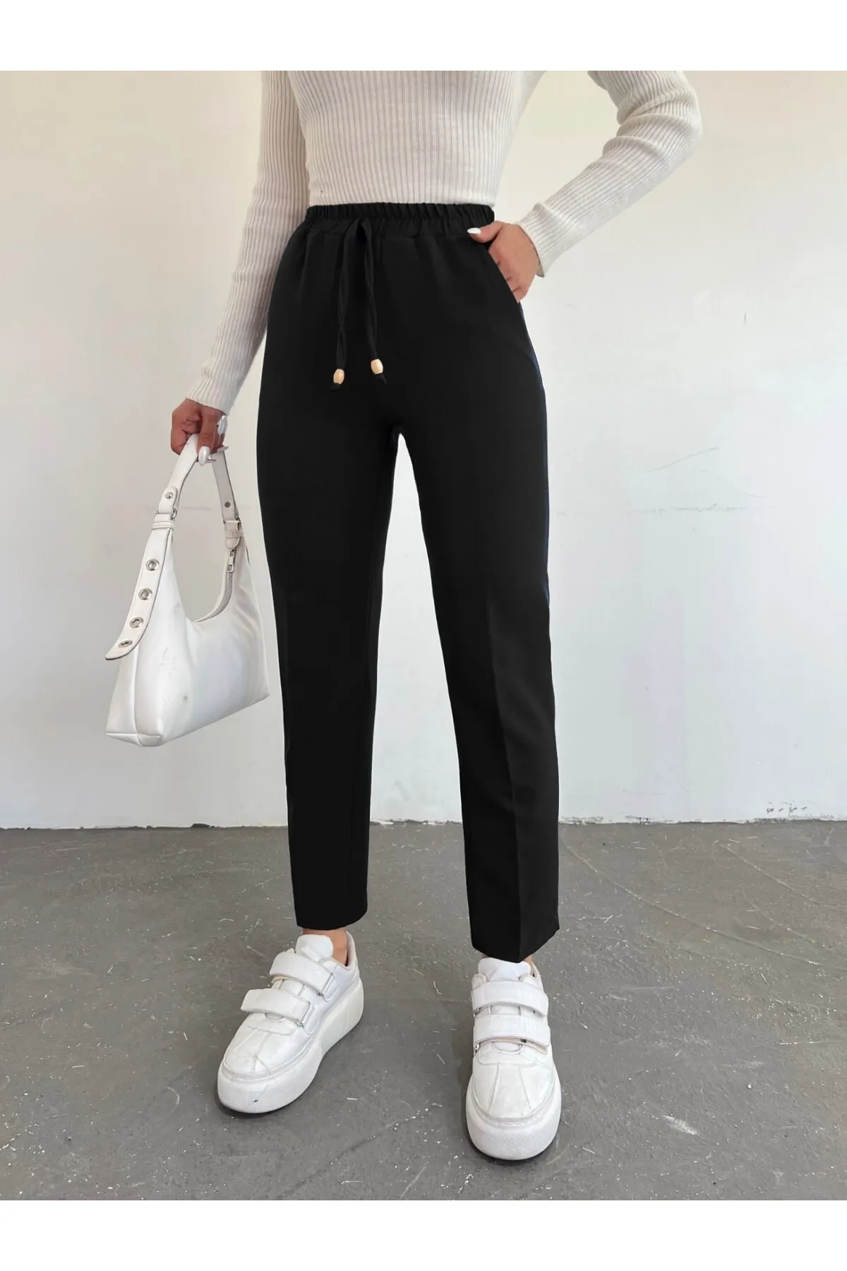 Modamorfo  Hose mit elastischem Bund und doppelter Tasche und Spitze