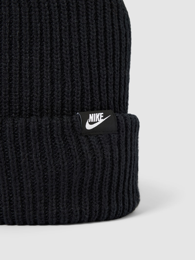 Beanie mit Label-Detail in schwarz