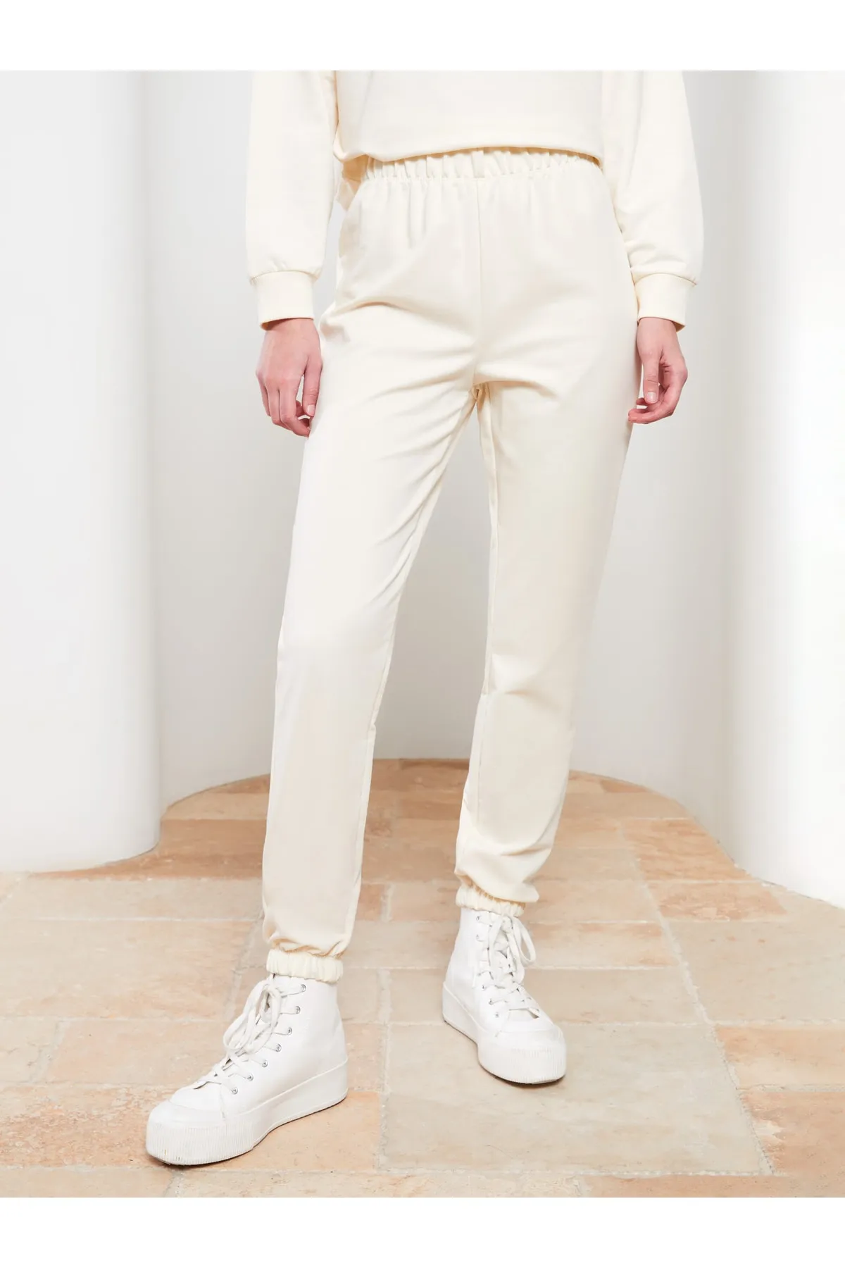 LC Waikiki  Einfarbige Jogger-Jogginghose für Damen mit elastischem Bund