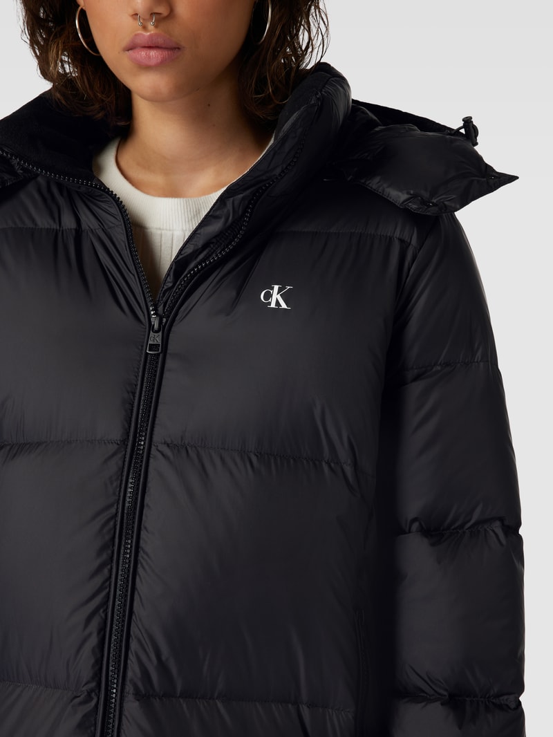 Daunenmantel mit Label-Detail Modell 'DOWN' in black