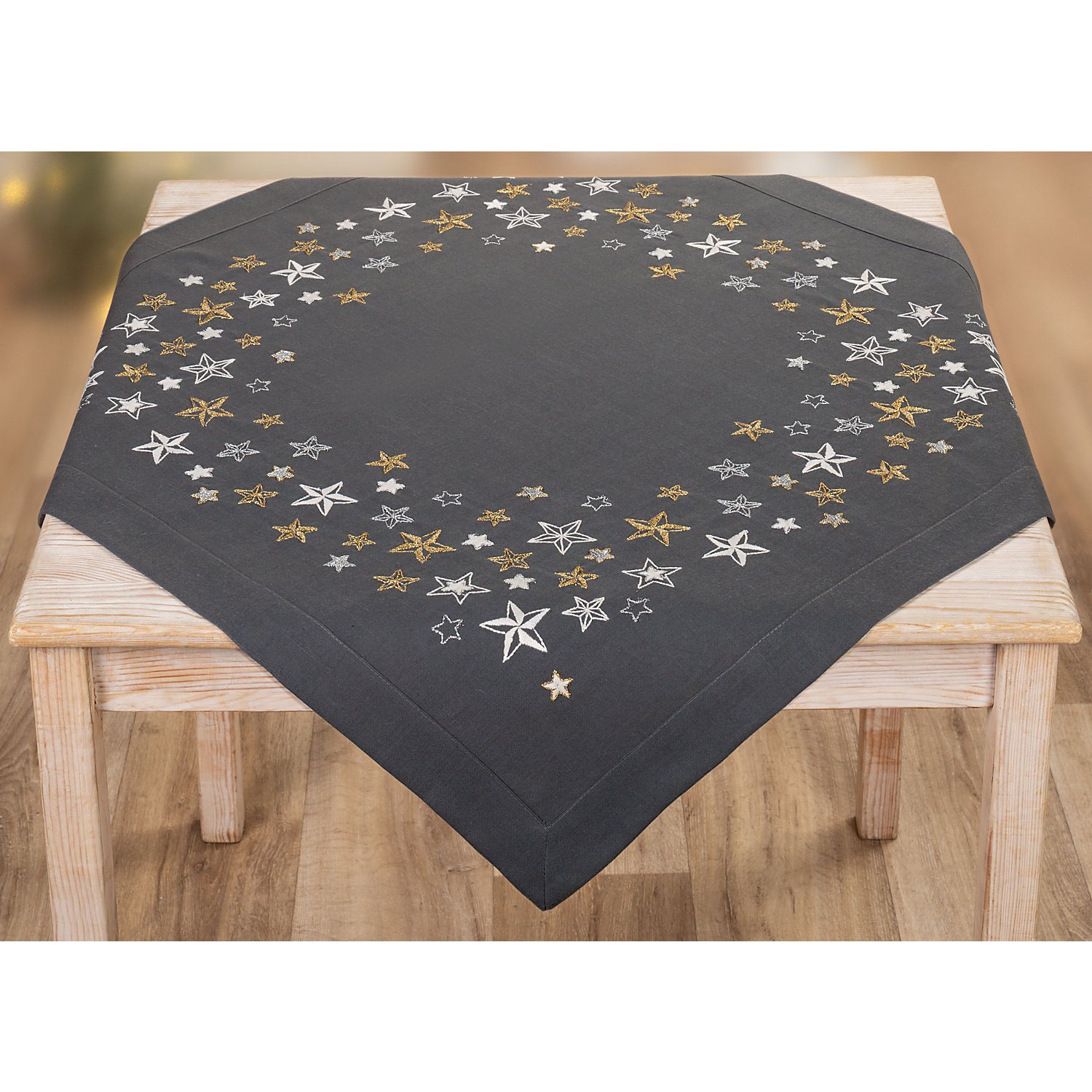 Stickmitteldecke 