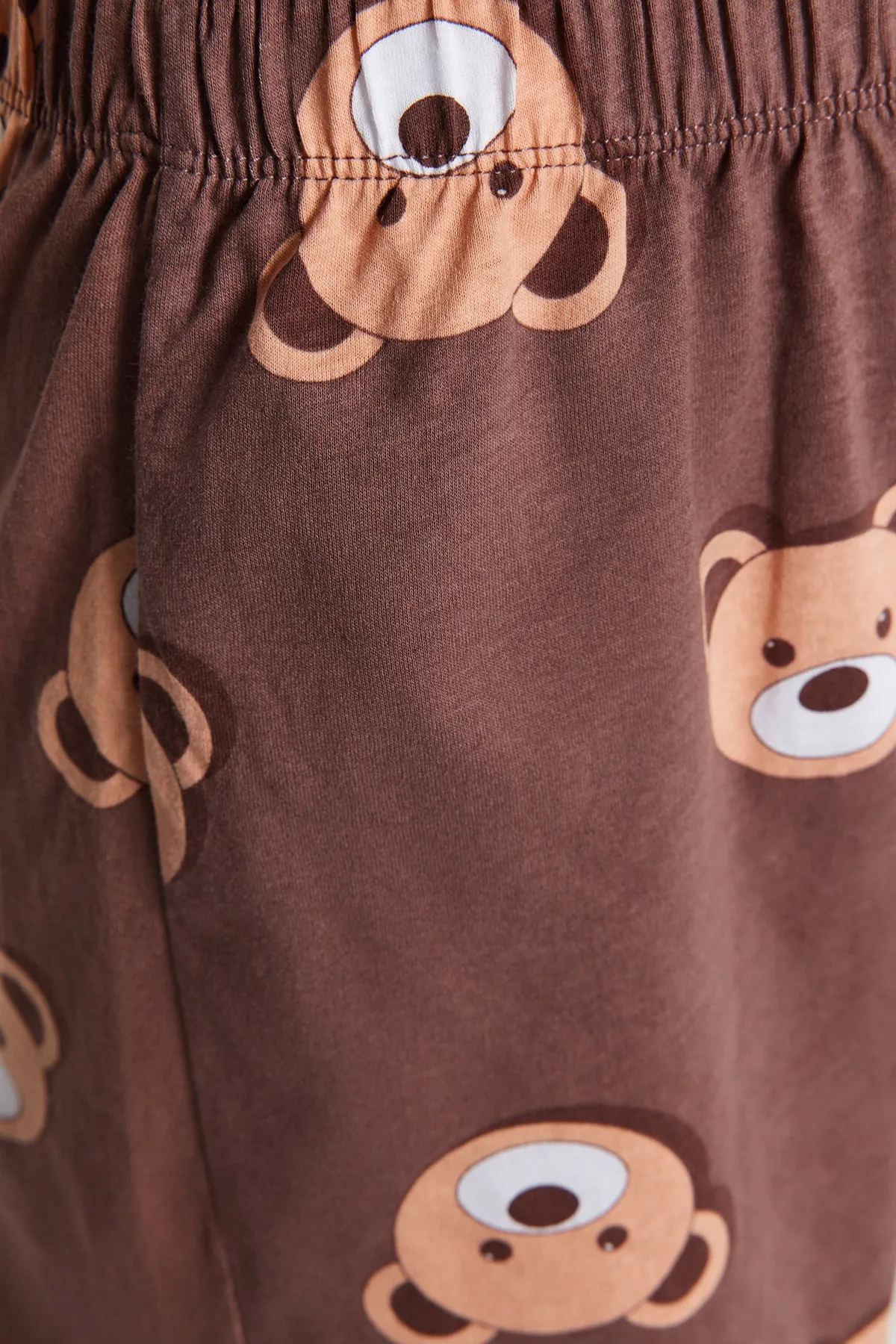 Trendyol Collection  Braunes, gestricktes Pyjama-Set mit T-Shirt und Shorts aus 100 % Baumwolle mit Teddybär-Muster THMSS23PT00005