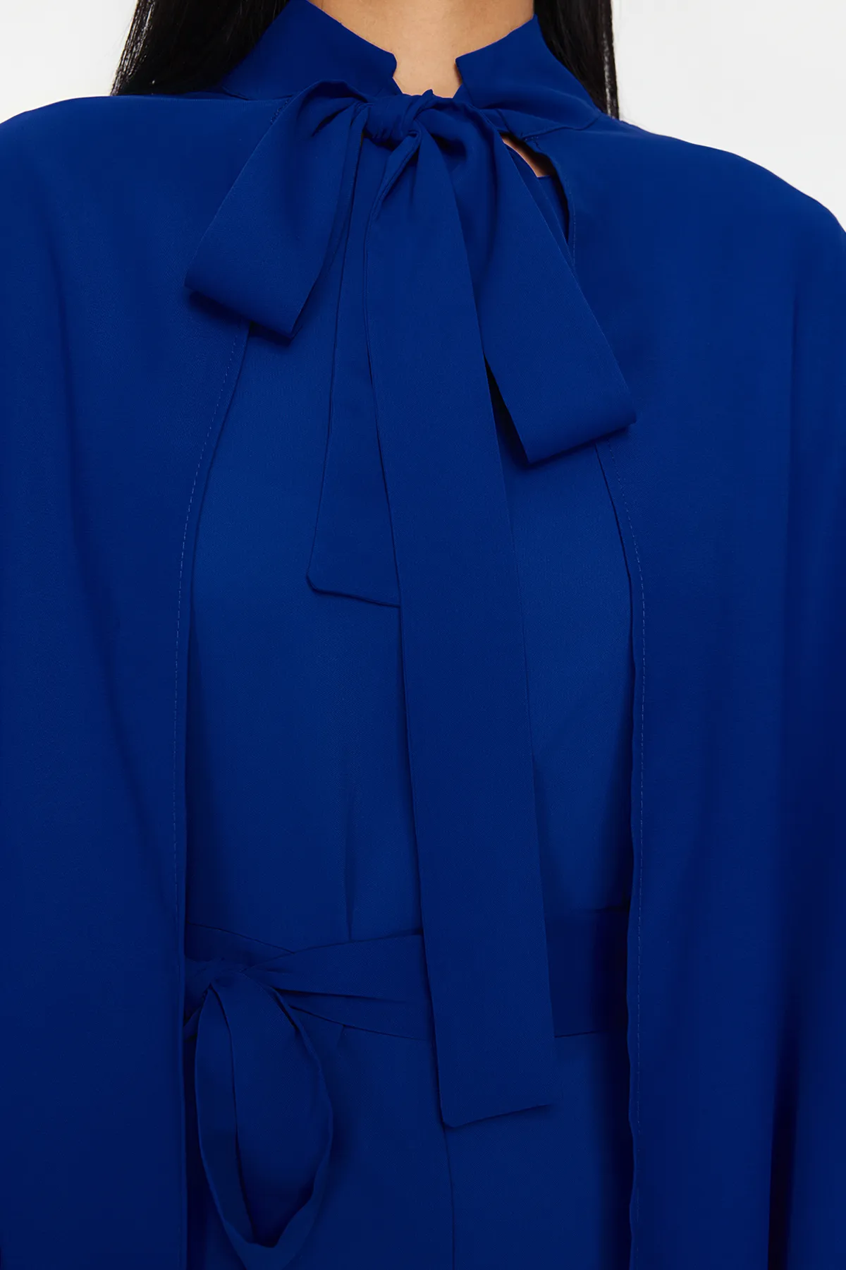Trendyol Modest  Marineblauer Cape-Jumpsuit mit Quasten, Abendkleid TCTAW24DB00007