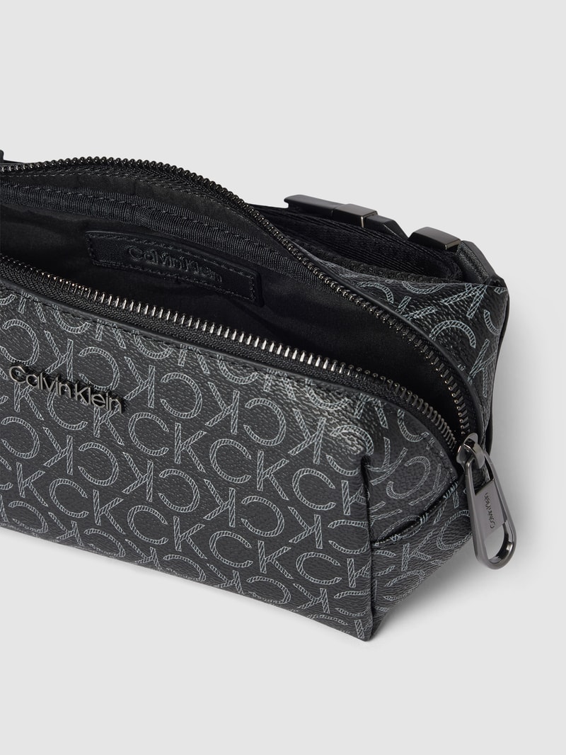 Bauchtasche mit Klickverschluss Modell 'MUST' in schwarz