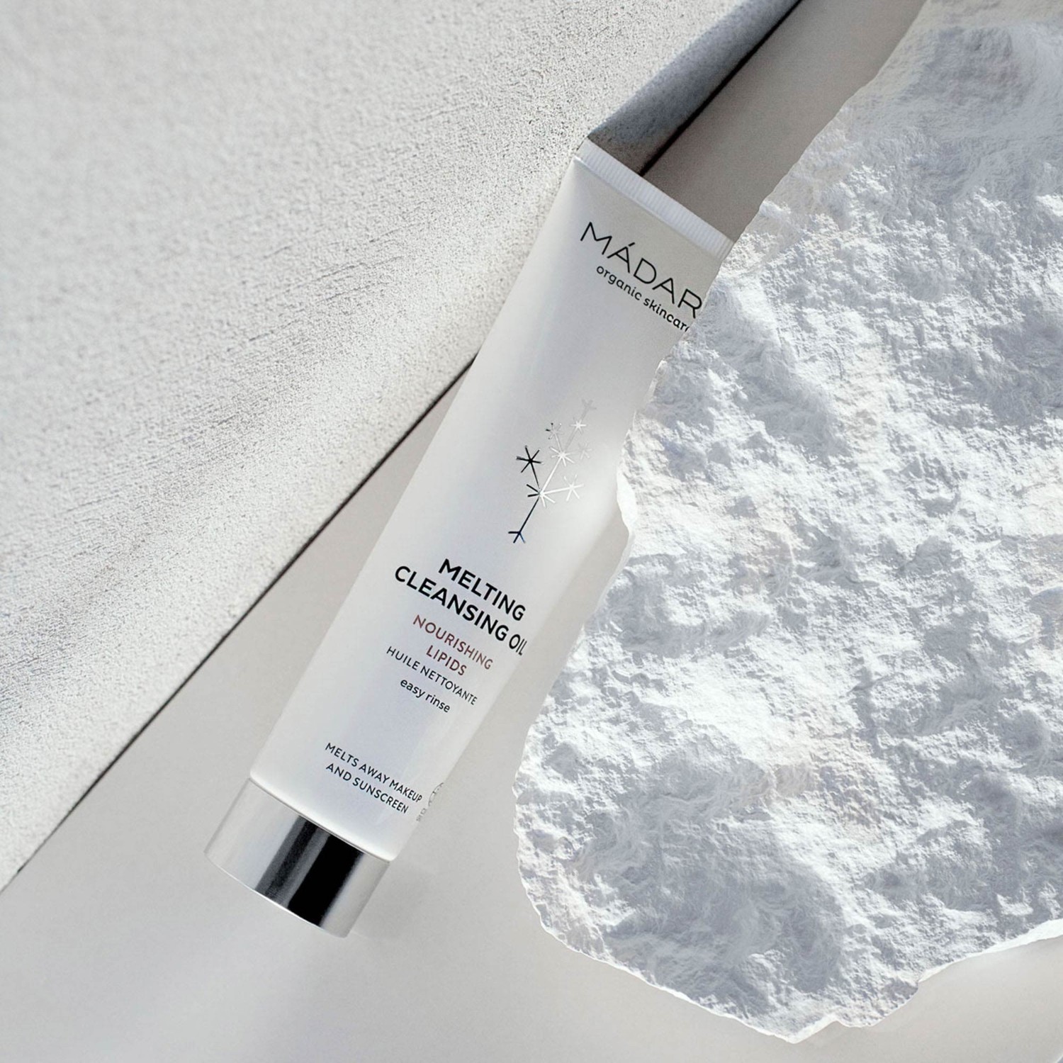 MÁDARA Melting Cleansing & Makeup Removing Oil