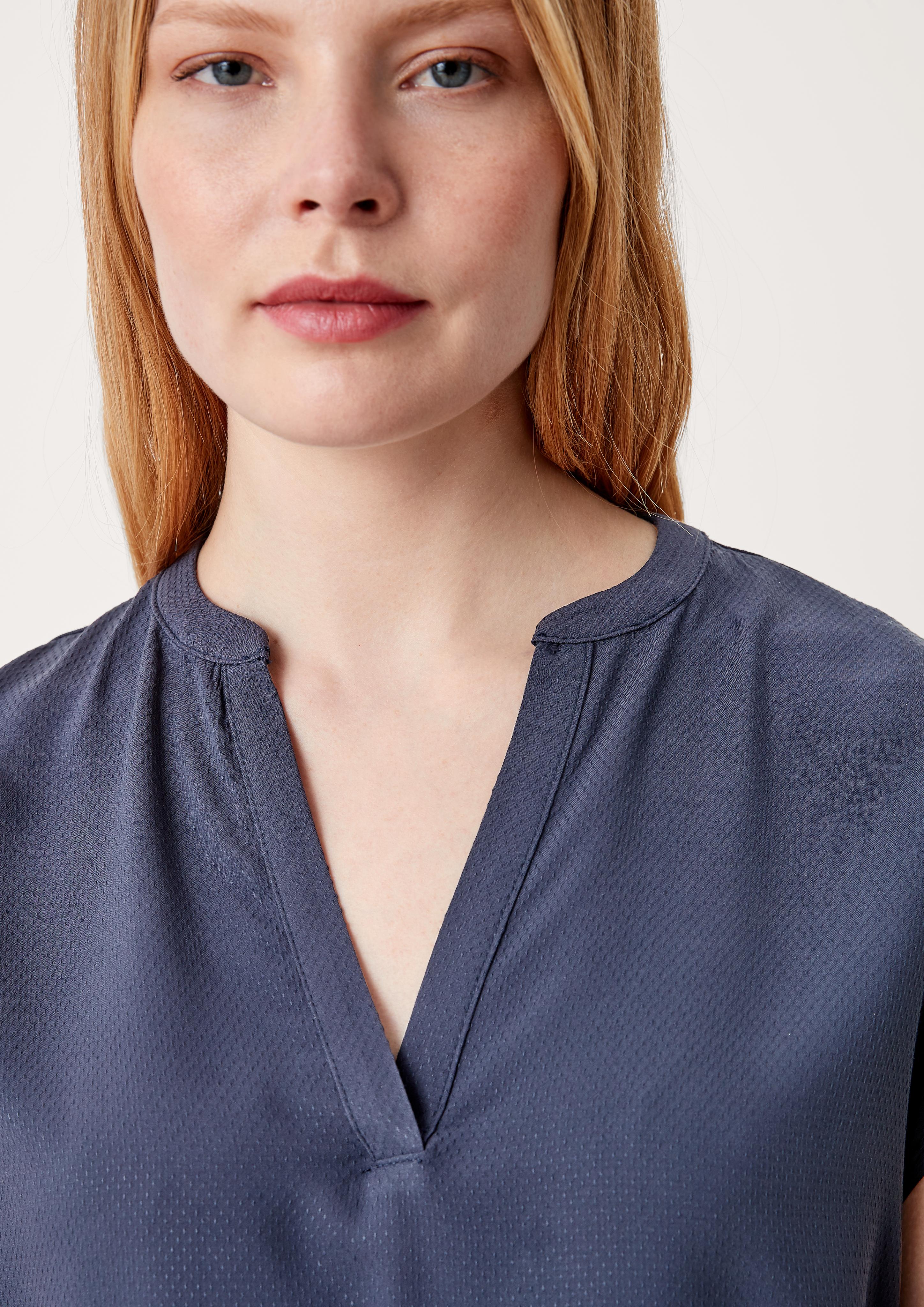 Viskoseshirt mit V-Neck  2112033-5959