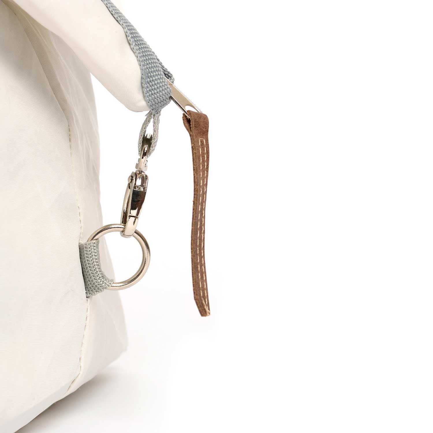 360Grad Reisetasche Kutter XL Reisetasche weiß mit Zahl rot, Gurt rot/schwarz