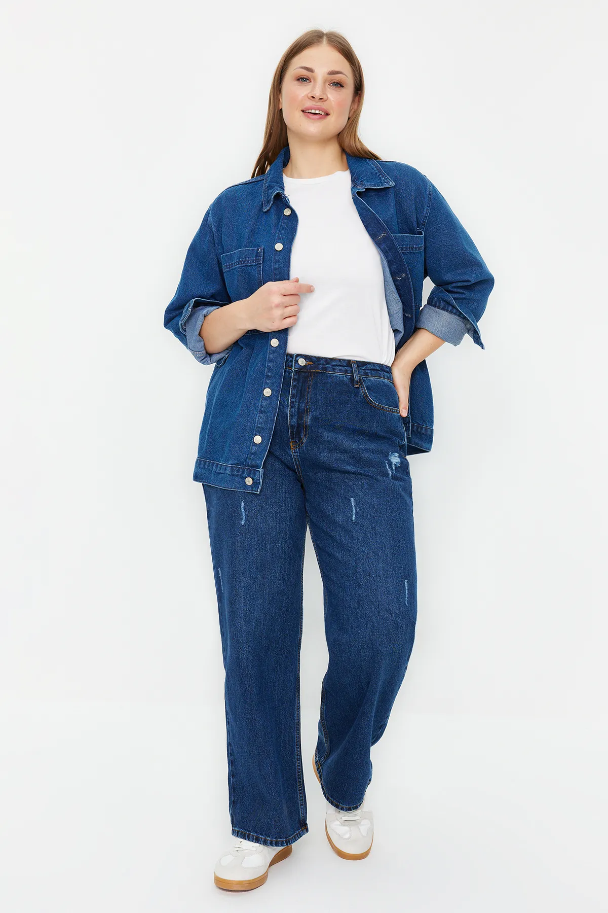 Trendyol Curve  Dunkelblaue, weit geschnittene Jeans mit hoher Taille TBBAW24CJ00069