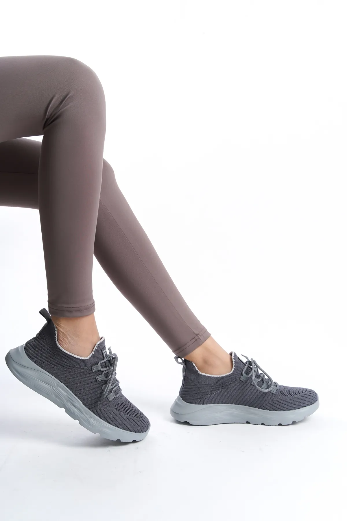 en7  Geräucherter Unisex-Sneaker aus bequemer und leicht zu tragender Strickware 4556