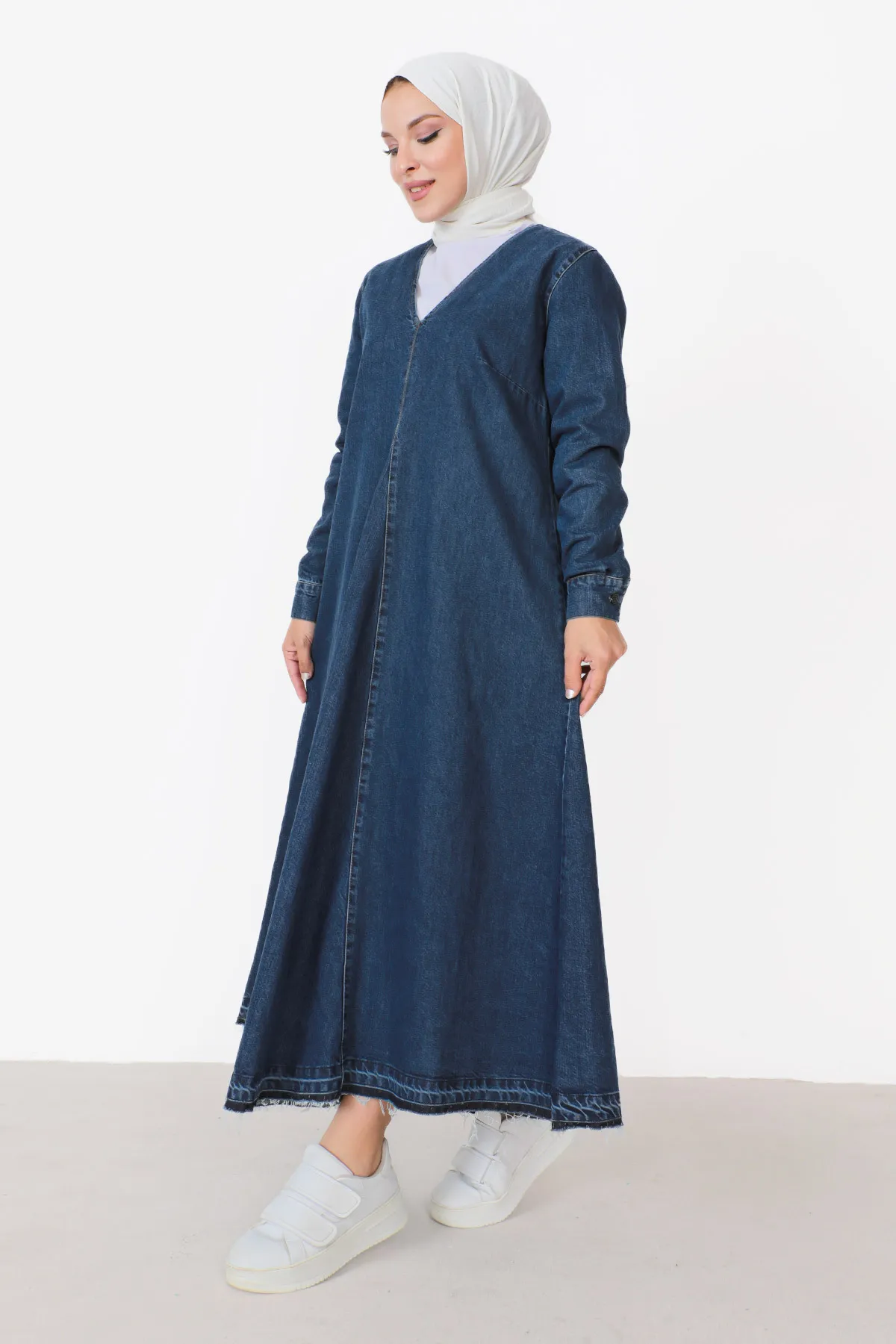 Tesettür Dünyası  Jeanskleid mit V-Ausschnitt TSD230908 Blau