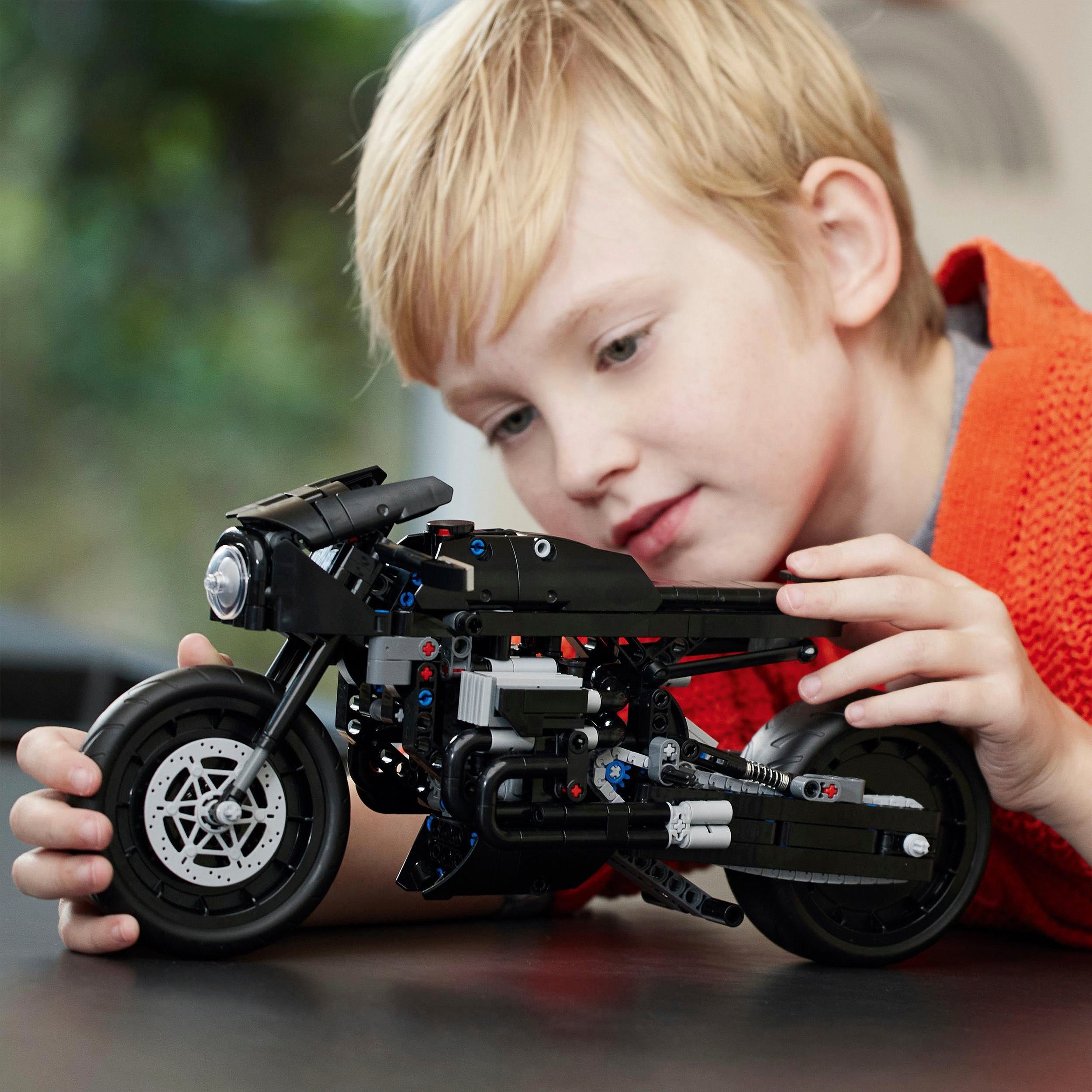 LEGO® Konstruktionsspielsteine THE BATMAN – BATCYCLE (42155), LEGO® Technic, (641 St)