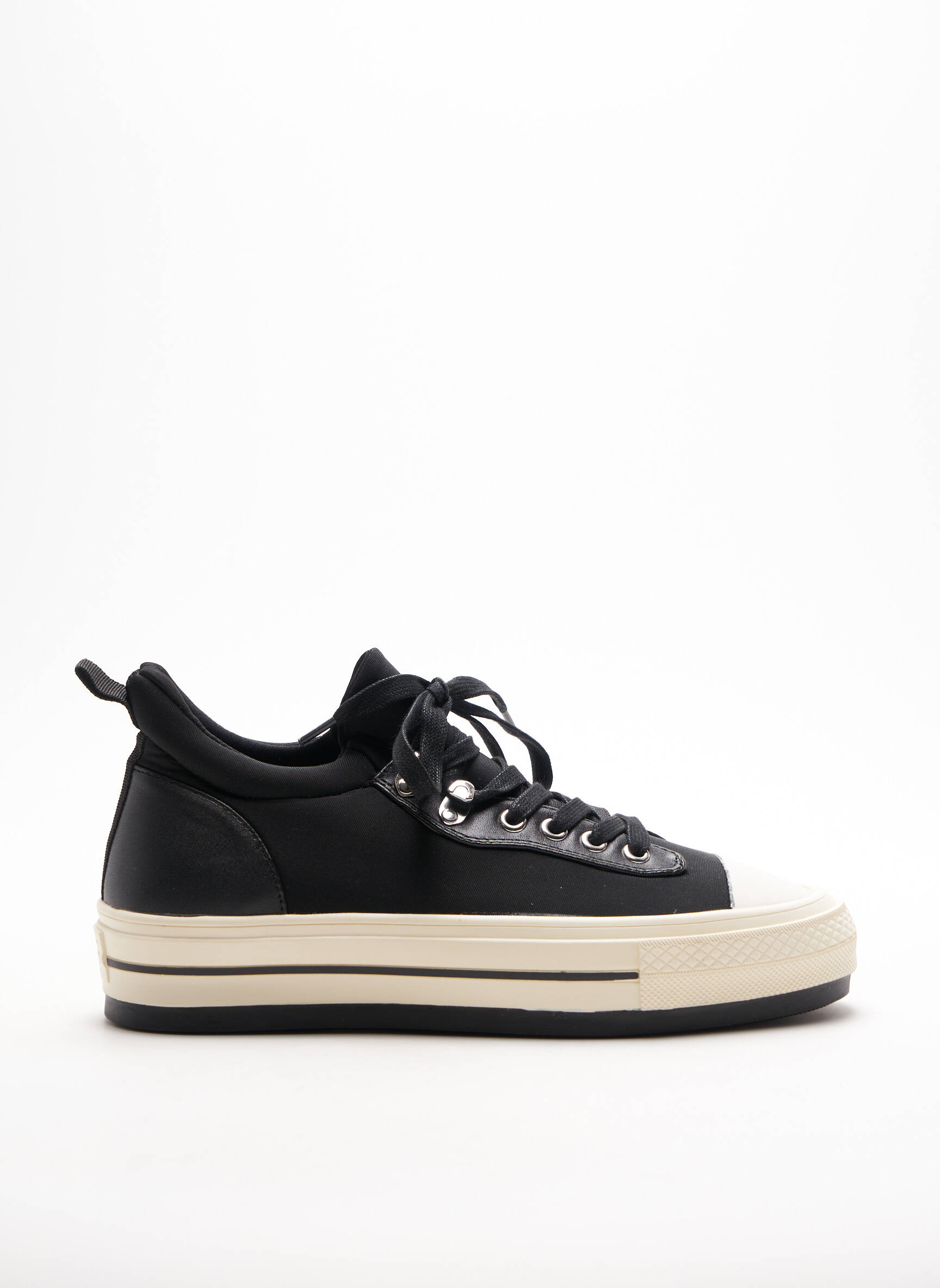 Reqins Baskets Femme couleur noir