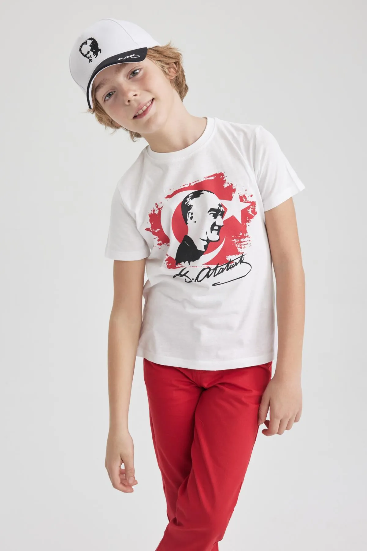 DeFacto  Jungen T-Shirt mit Atatürk-Aufdruck, kurzärmelig, weiß, Z5403a623sm