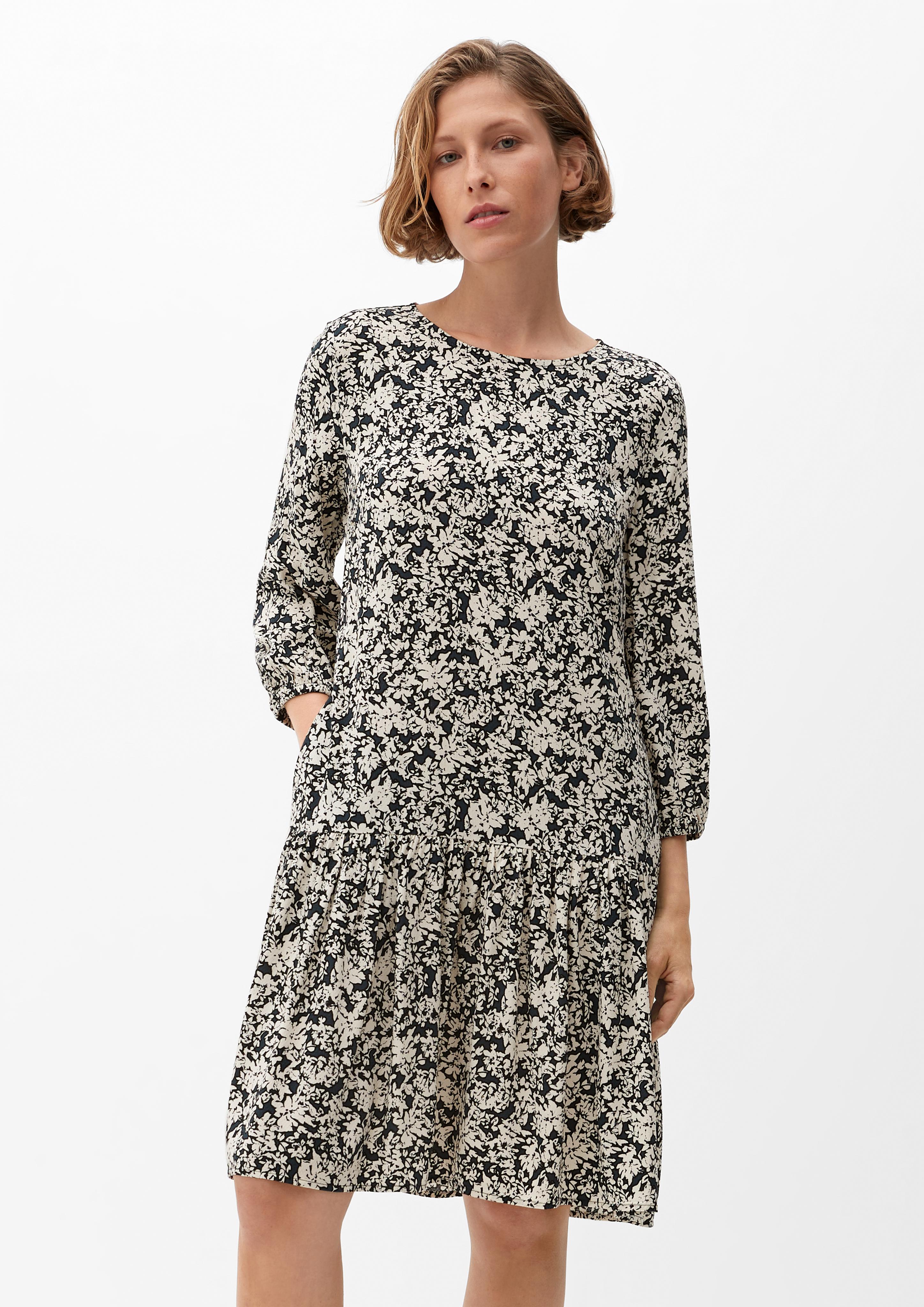 Gemustertes Kleid mit Volant  2120533-59A1