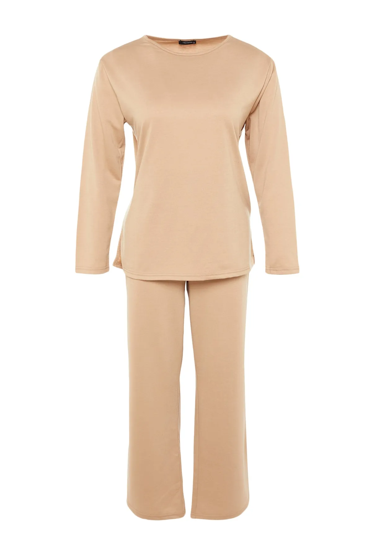 Trendyol Curve  Beiges Pyjama-Set mit Strickbündchen und Schlitz TBBAW23AI00055