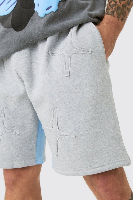 Lockere graue Shorts mit Applikation
