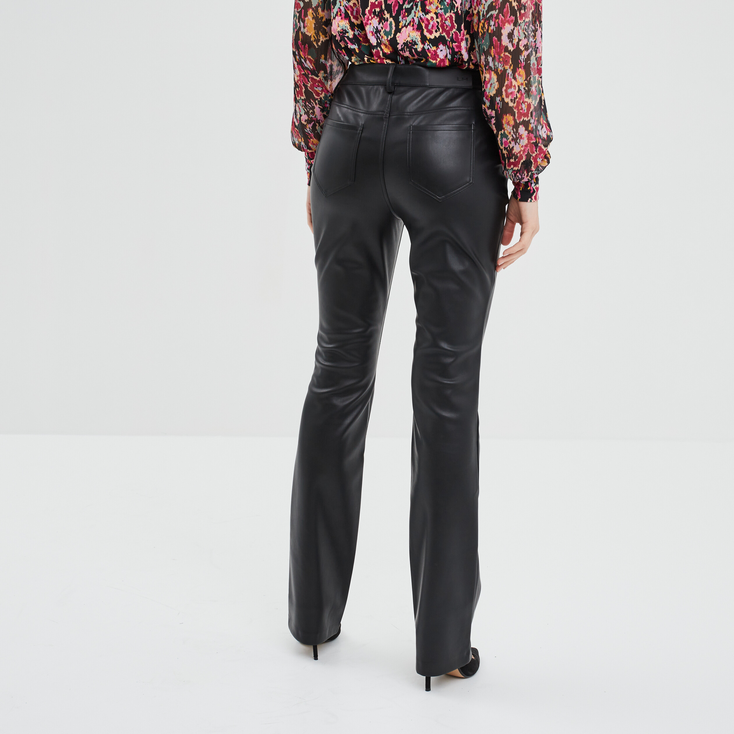 Pantalon droit simili cuir noir femme | La Halle