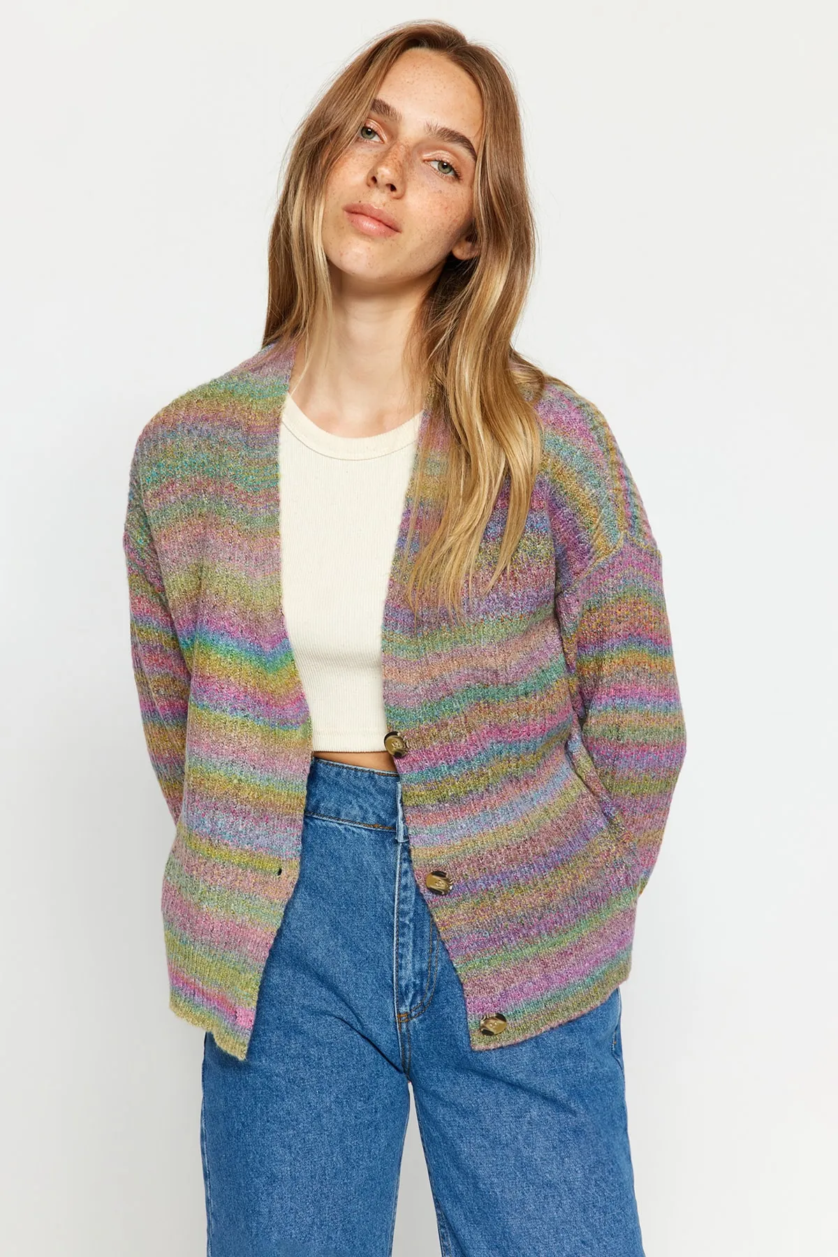 Trendyol Collection  Lila Strickcardigan mit Farbverlauf TWOAW24HI00109