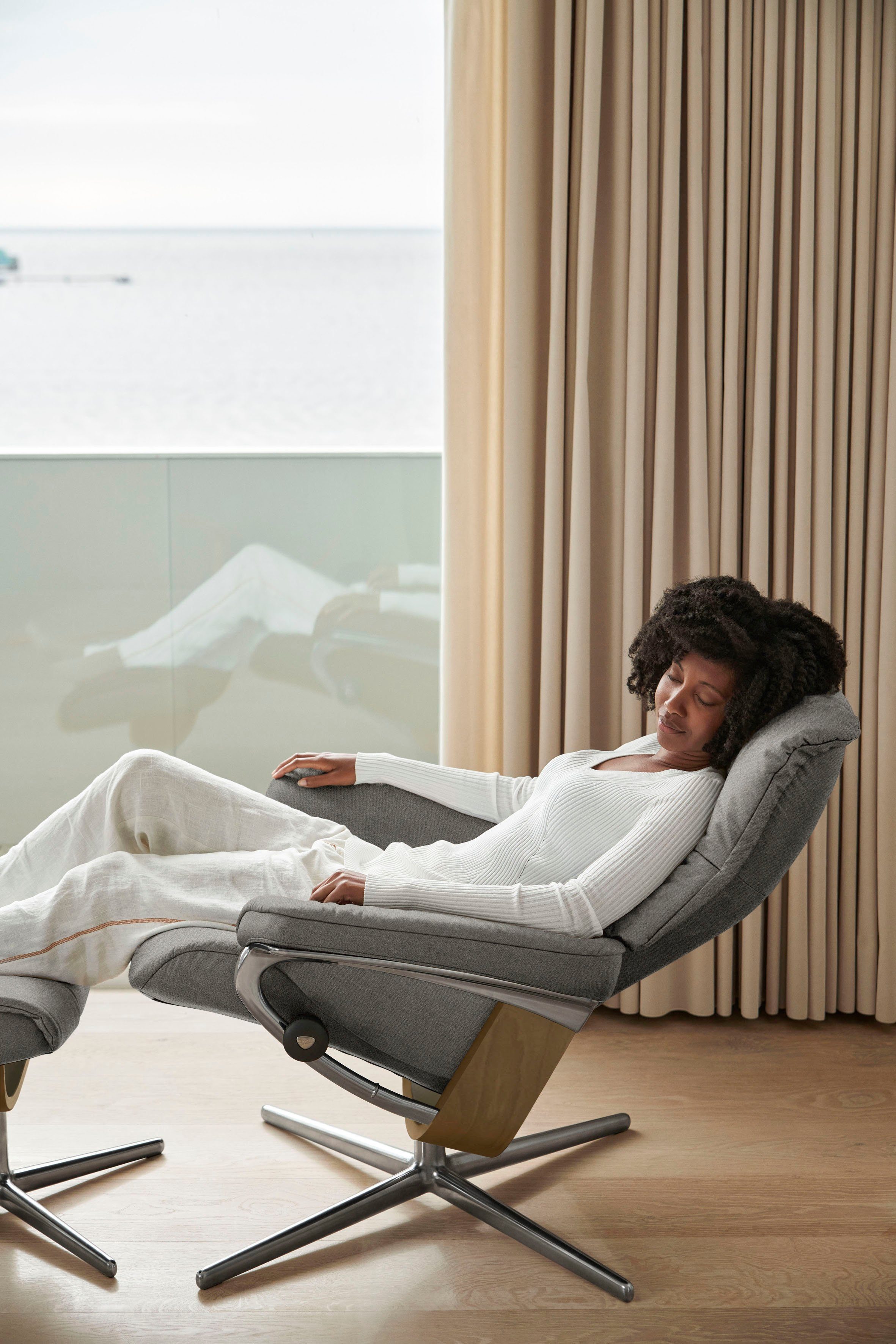 Stressless® Relaxsessel Mayfair, mit Cross Base, Größe S, M & L, Holzakzent Eiche