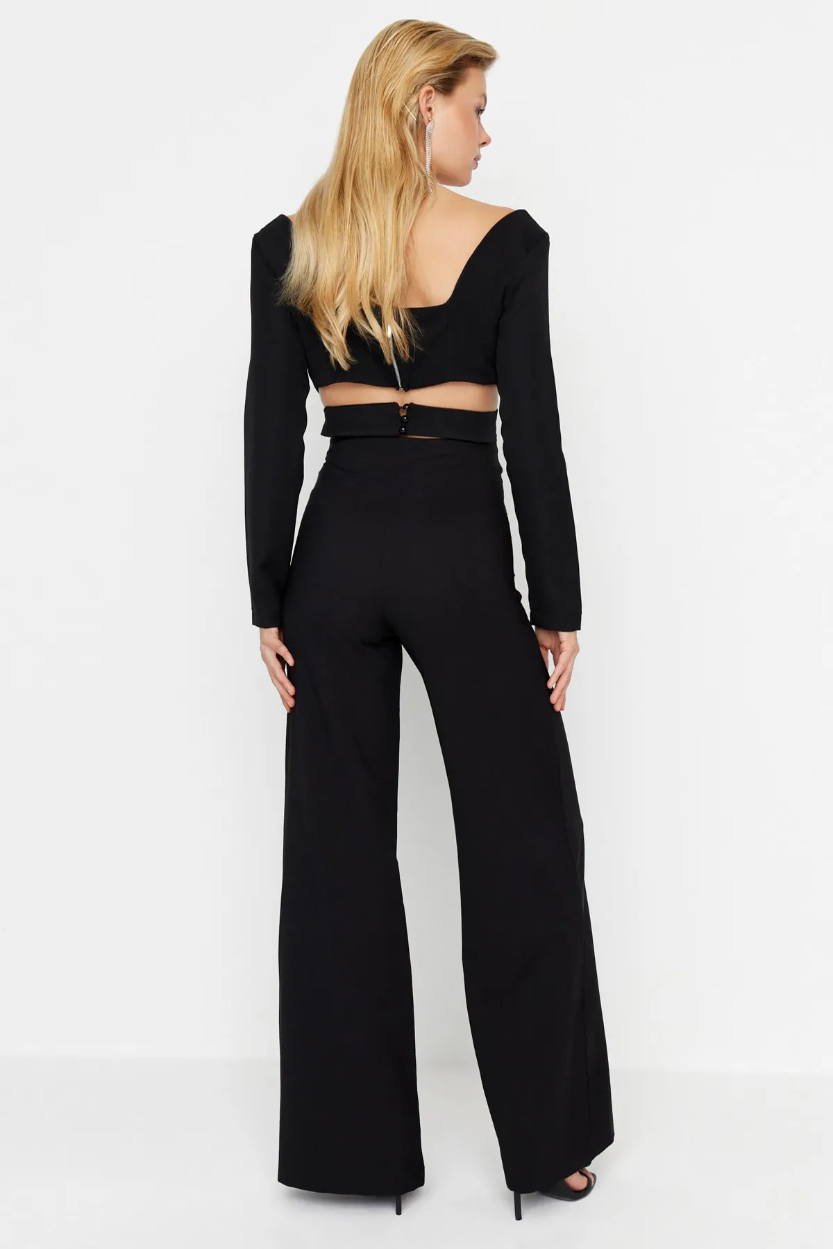 Trendyol Collection  Schwarze Webhose mit weitem Bein TPRAW23PL00025