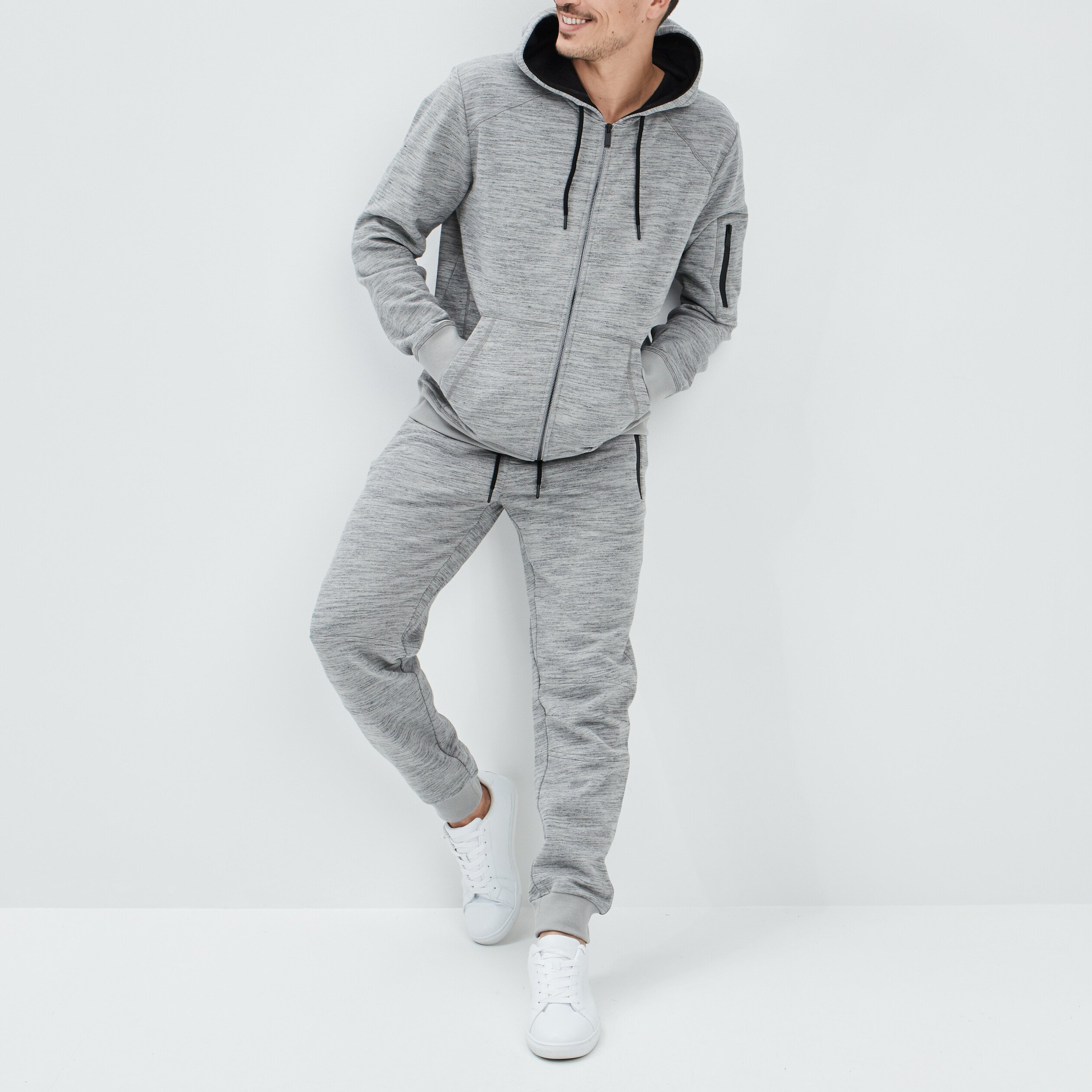 Sweat zippé à capuche gris clair homme | La Halle