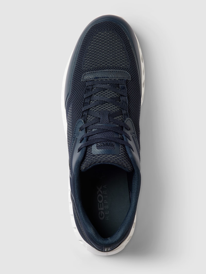 Sneaker mit Mesh-Besatz Modell 'OUTSTREAM' in dunkelblau