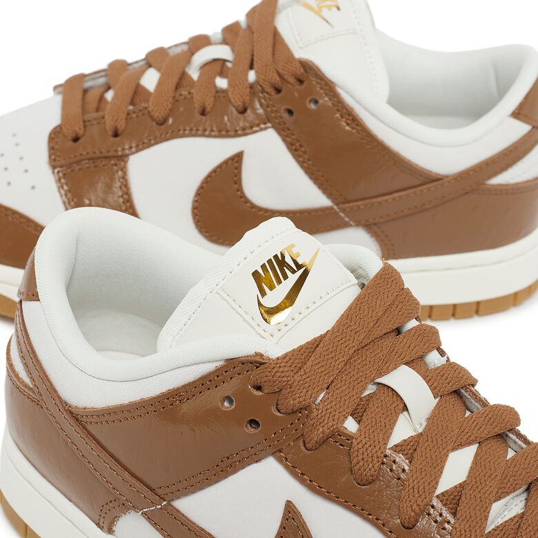 NIKE Wmns Dunk Low LX 