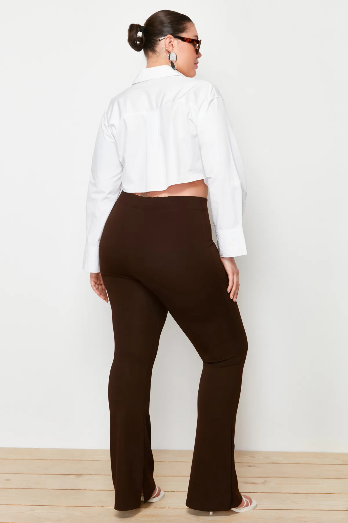 Trendyol Curve  Braune spanische Strickhose mit Schlitz TBBAW23AR00002