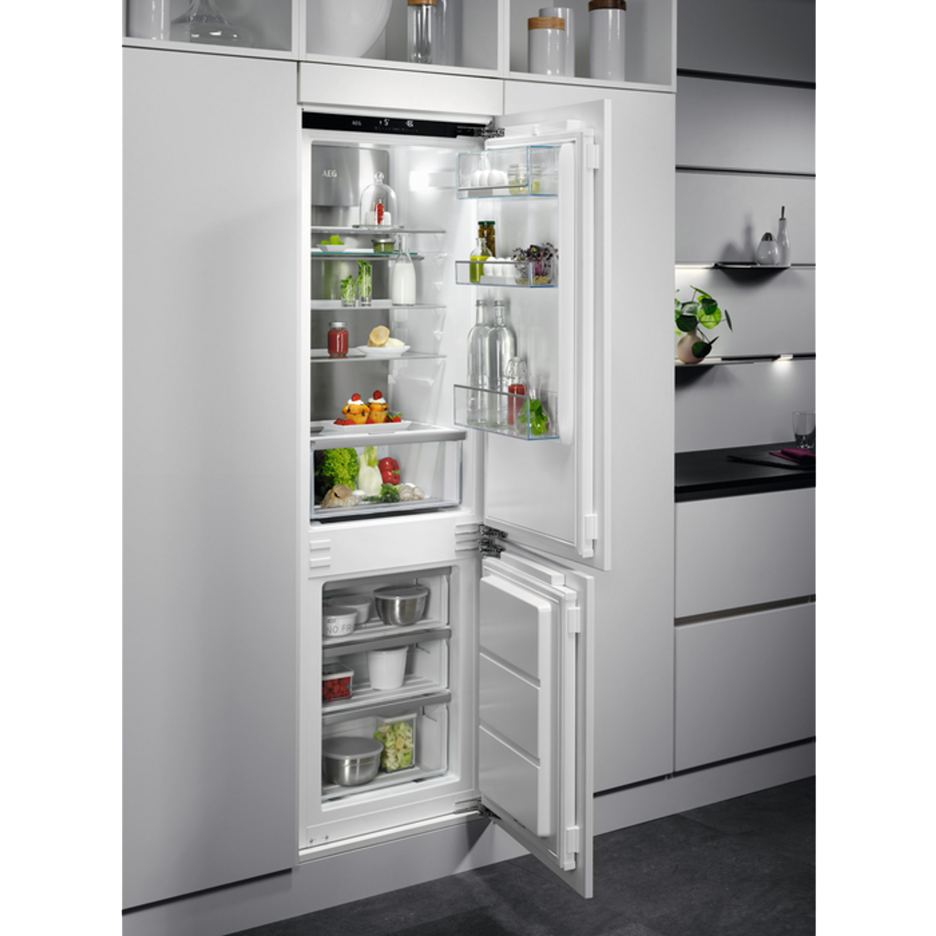 AEG Einbaukühlgefrierkombination SCE818E8MF, 177 cm hoch, 56 cm breit, NoFrost, Festtür