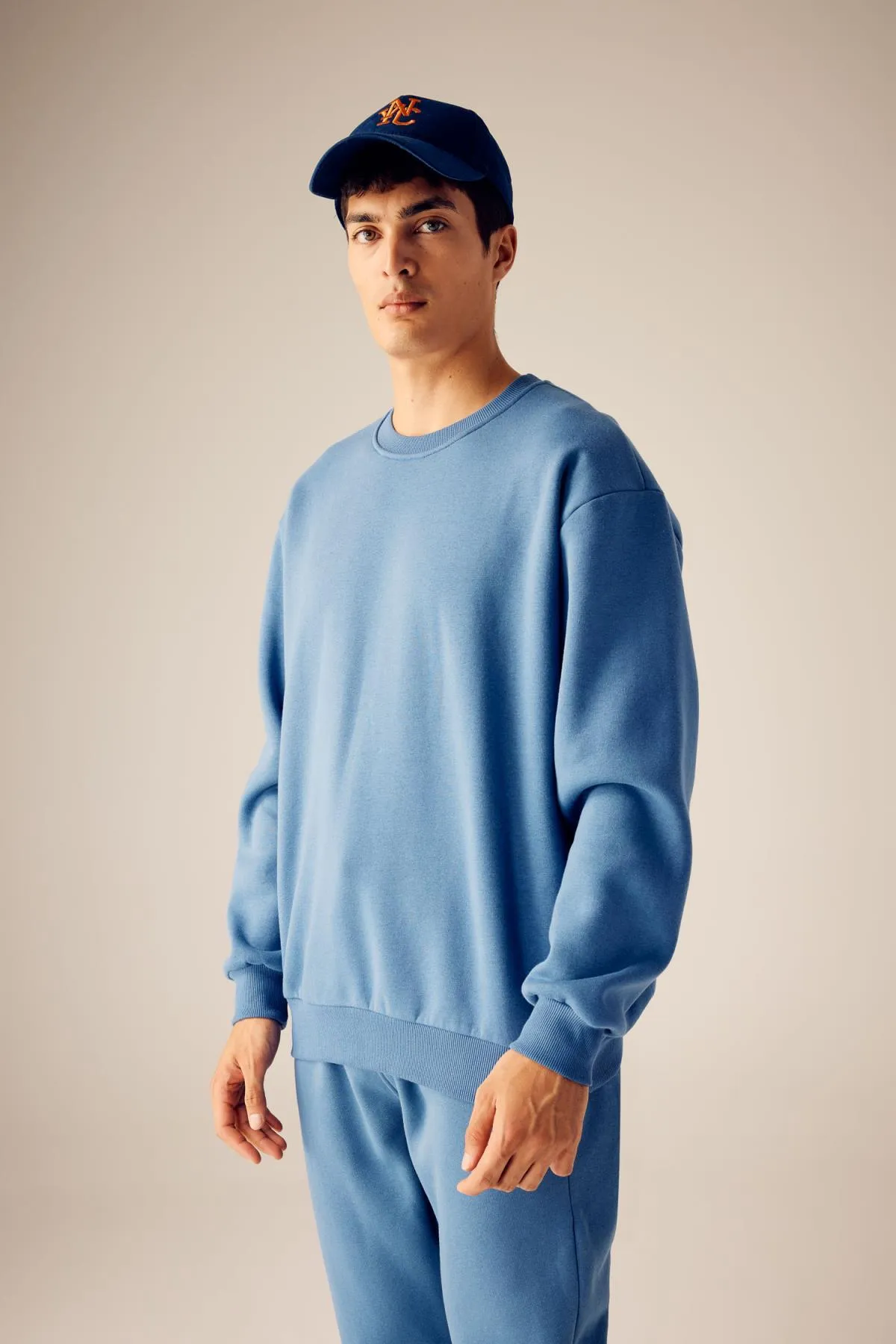DeFacto  Basic-Sweatshirt mit Rundhalsausschnitt in Oversize-Passform T5139az23au