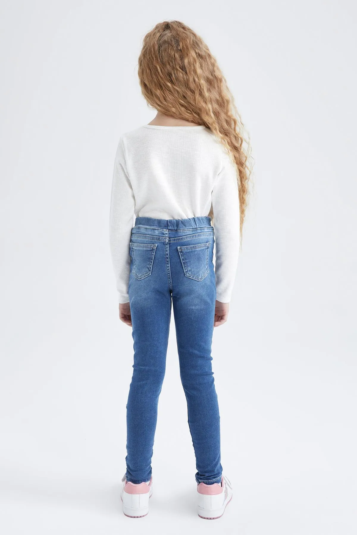 DeFacto  Mädchen-Jeanshose mit drei Taschen und schmalem Bein