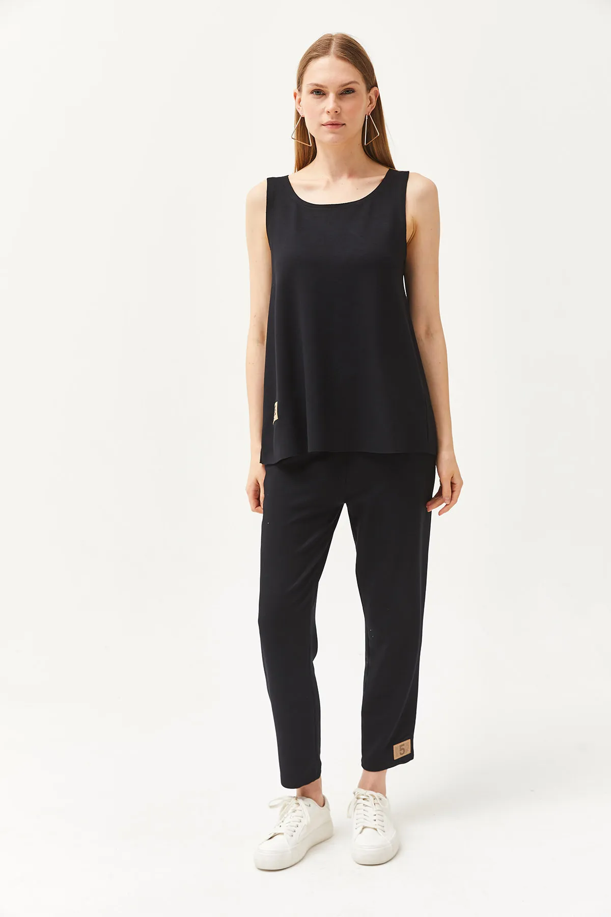 Olalook  Schwarze ärmellose, lockere Bluse für Damen mit Kristallen, Oberteil und TKM-19000271
