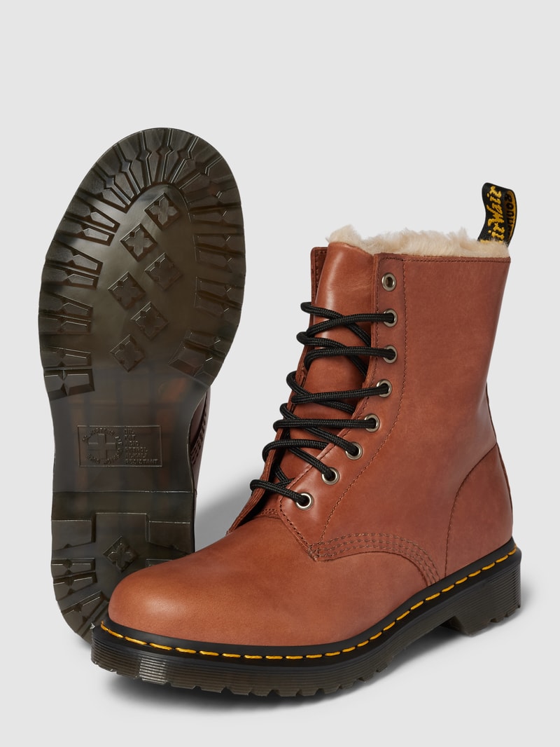 Schnürstiefel mit strukturierter Sohle in dunkelbraun