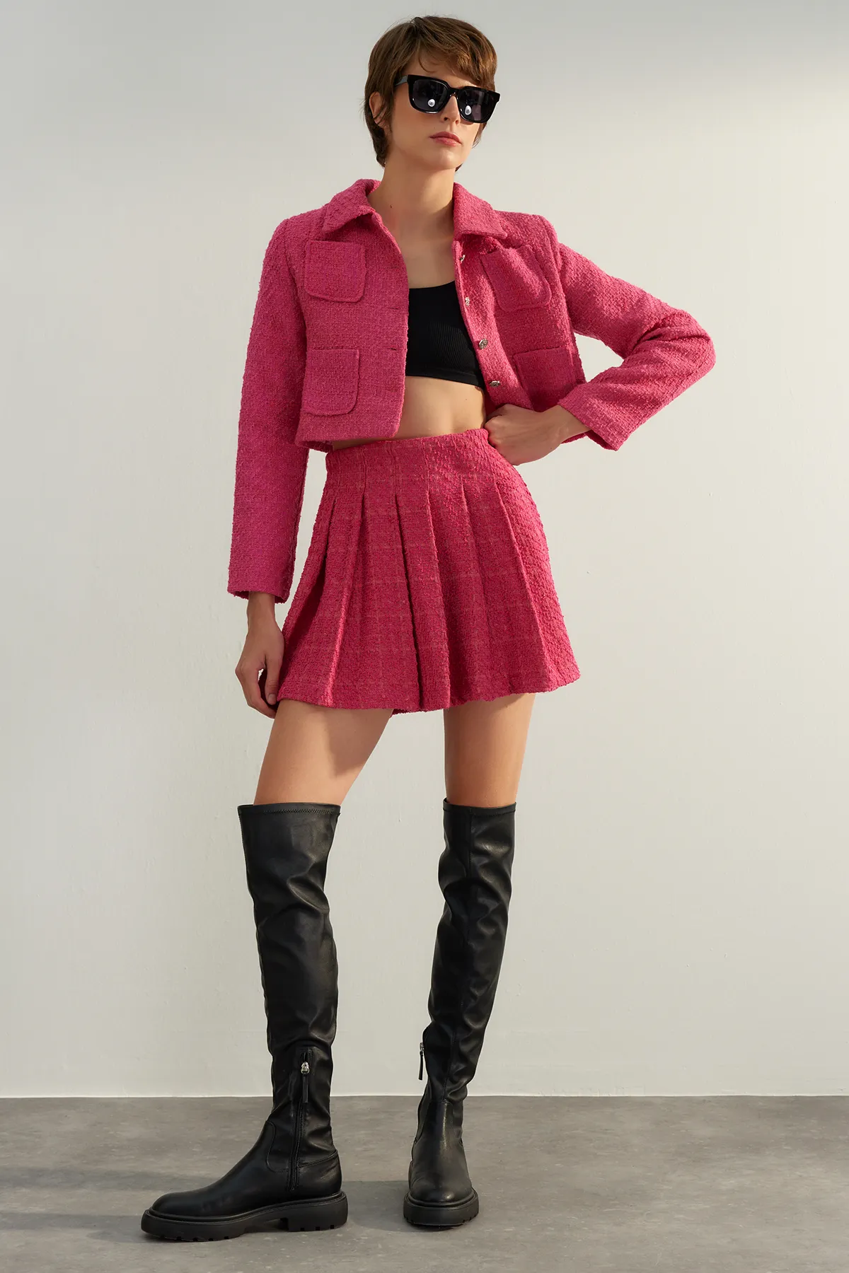 Trendyol Collection  Fuchsiafarbener plissierter Minirock aus hochwertigem Tweedstoff in limitierter Auflage TWOAW24ET00285