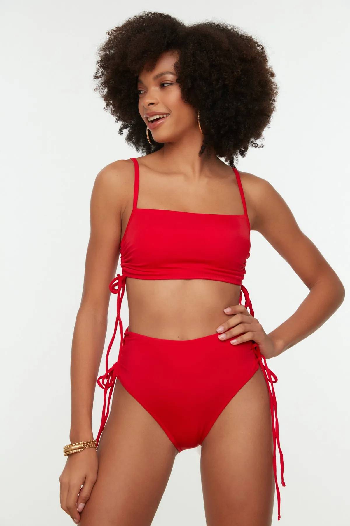Trendyol Collection  Rote Paspelierung, hohe Taille, Hipster-Bikinihose TBESS22BA0044