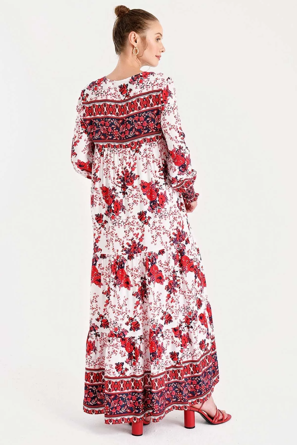 Bigdart  Damenkleid mit roten Ärmeln, geraffter Robe und Blumenmuster