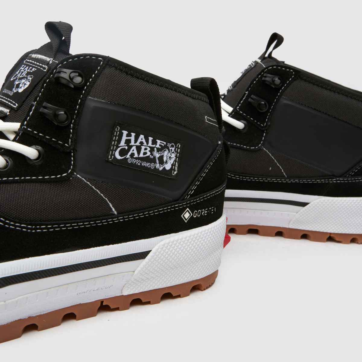 Vans MTE Half Cab Gore-Tex Tornacipő Fekete-fehérben