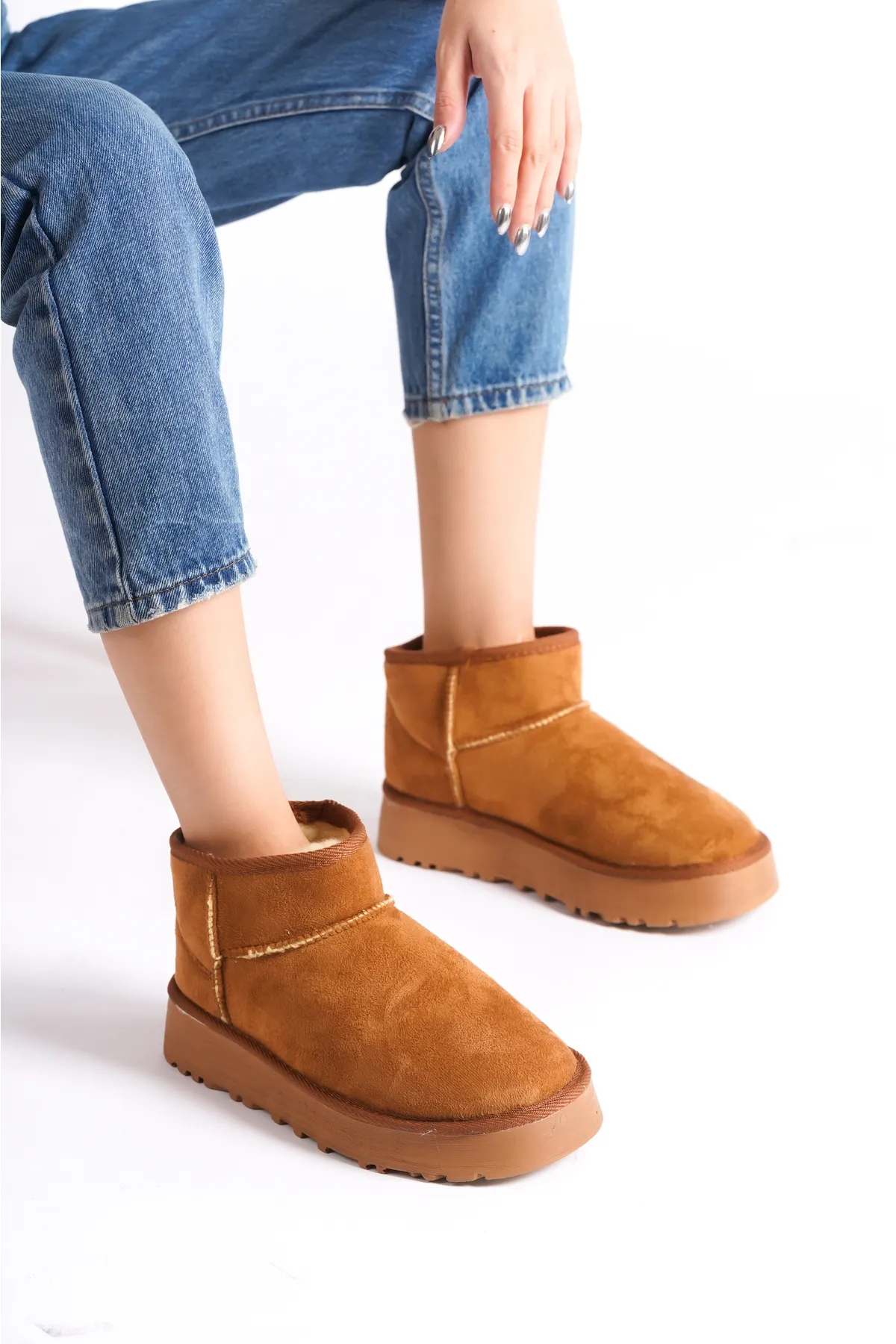 Capone Outfitters  Damen-Stiefeletten mit runder Spitze und pelziger Innenseite