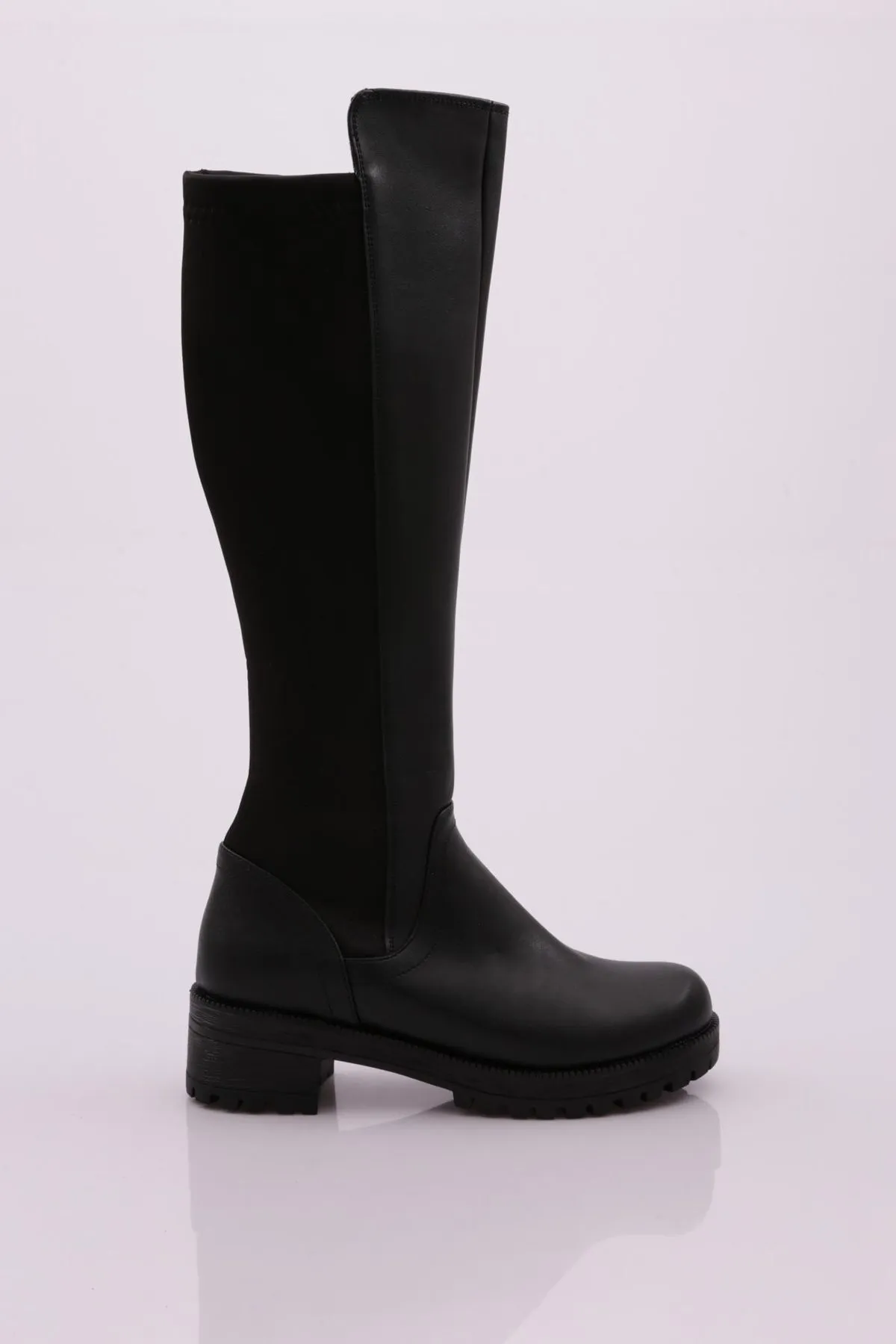 DGN  Modell 601 – Kniehohe Stretchstiefel für Damen in Schwarz, 20.000