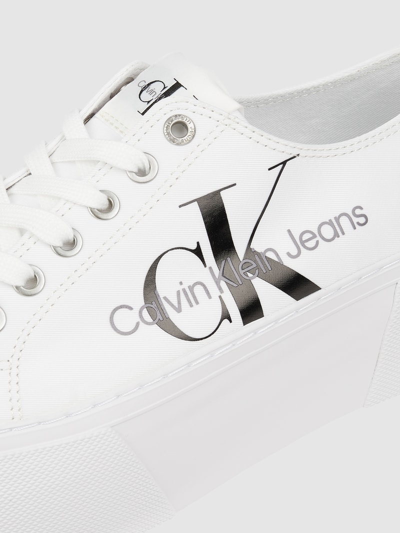 Plateau-Sneaker aus Textil in weiss