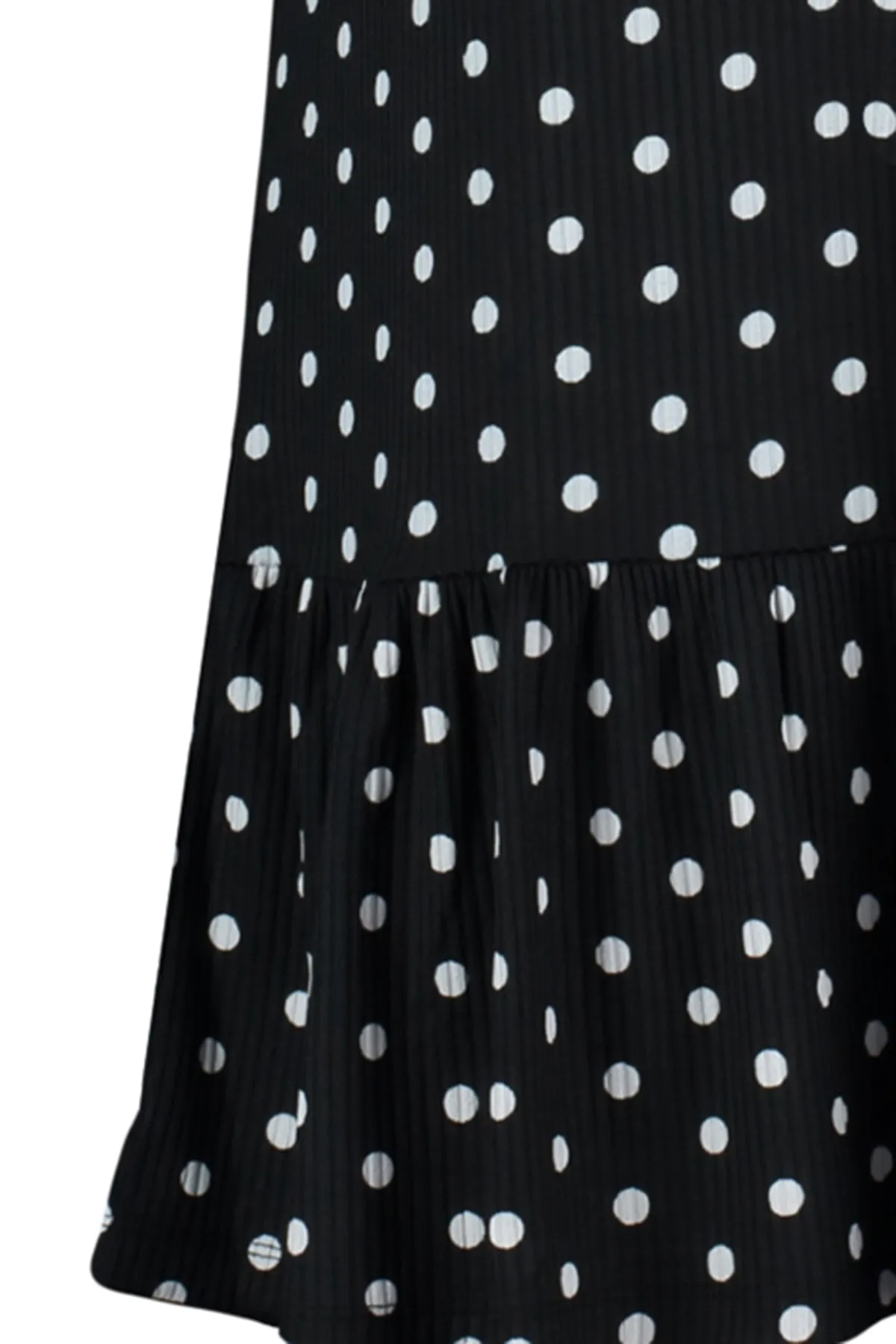 Trendyol Collection  Schwarzes, gepunktetes, ärmelloses, flexibles Strickkleid mit Rüschen und Volants TWOSS22EL0794