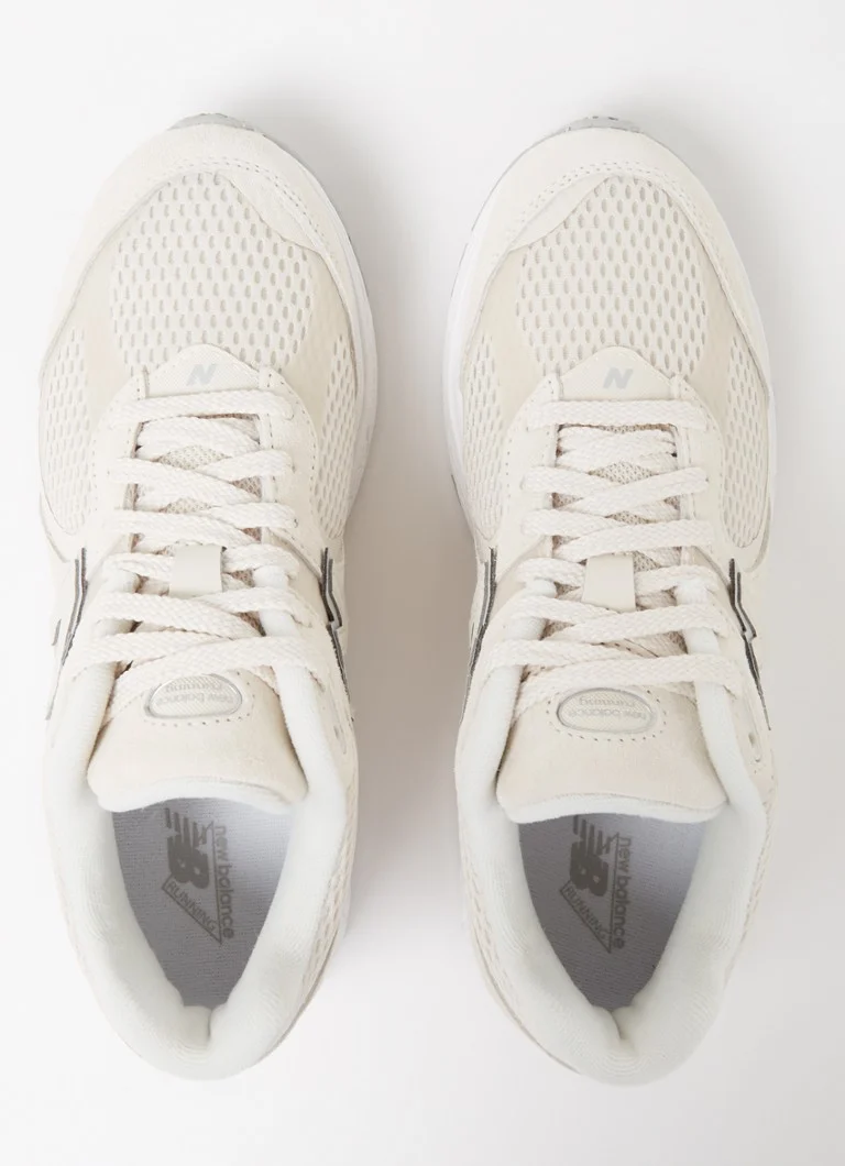 New Balance 2002R -lenkkarit mokkanahkaisilla yksityiskohdilla