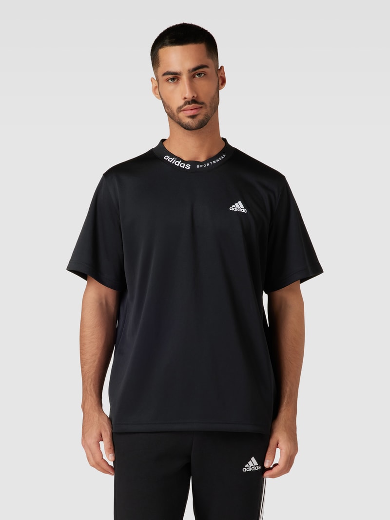 T-Shirt mit Label-Stitching in schwarz
