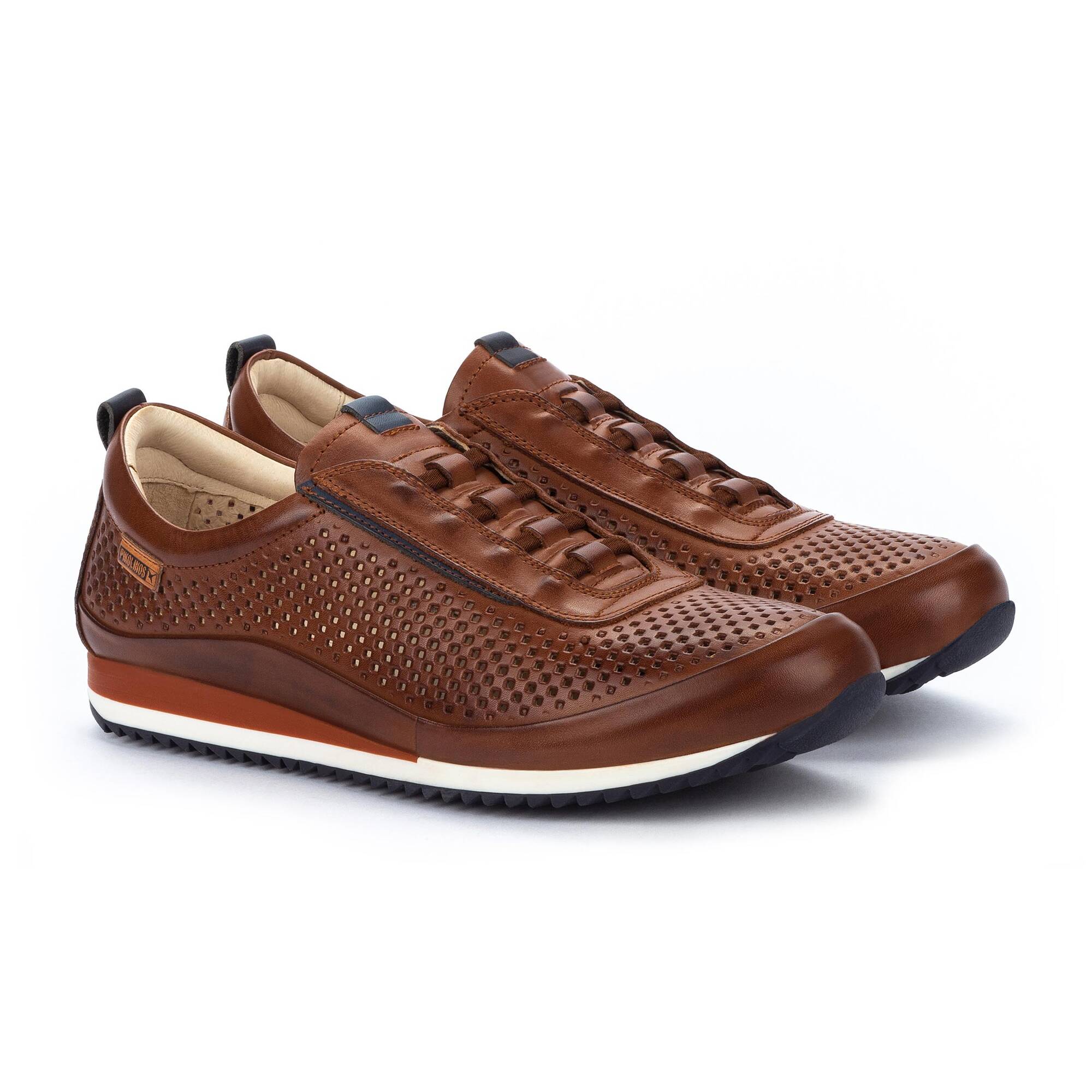 Buty sportowe męskie z gumką - SKÓRA